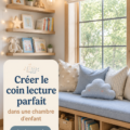 Un coin lecture cosy et coloré dans une chambre d'enfants avec des coussins et des livres.