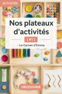 Enfant jouant avec un plateau d'activités Montessori en bois coloré.