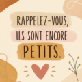 Une mère et son enfant jouant ensemble dans un environnement éducatif chaleureux