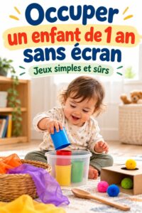 Enfant de 1 an jouant avec des blocs colorés, sans écran.
